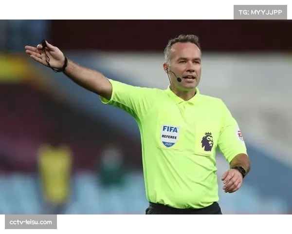 走进英超裁判组：揭秘VAR裁判在斯托克利公园的工作日常